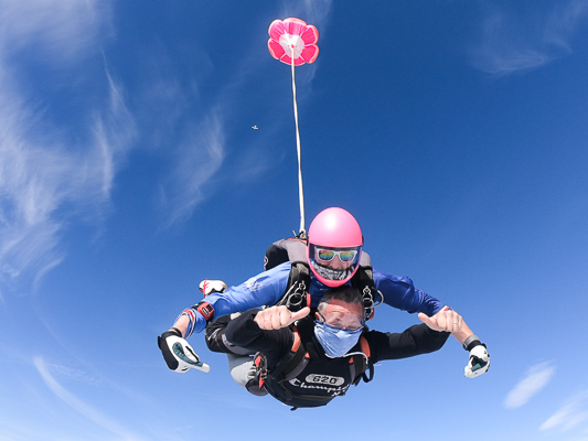 Tandem skydive in freefall